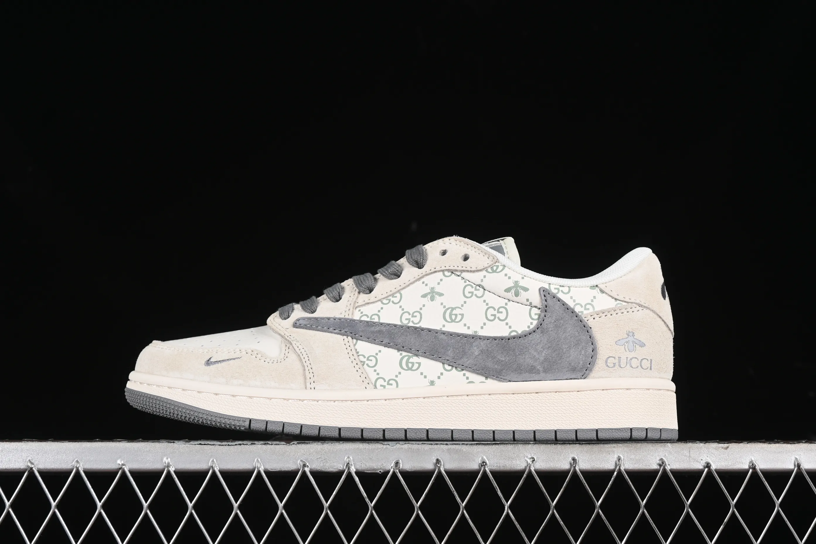 All categories Air Jordan Jordan series basketball shoes Air Jordan 1 Low high-end custom low-top sneakers Travis Scott x Fragment Design x Air Jordan 1 Low OG SP AJ1 Joe 1 Gucci joint-grey dragonfly pig eight low-top cultural casual sneakers SJ2068-107